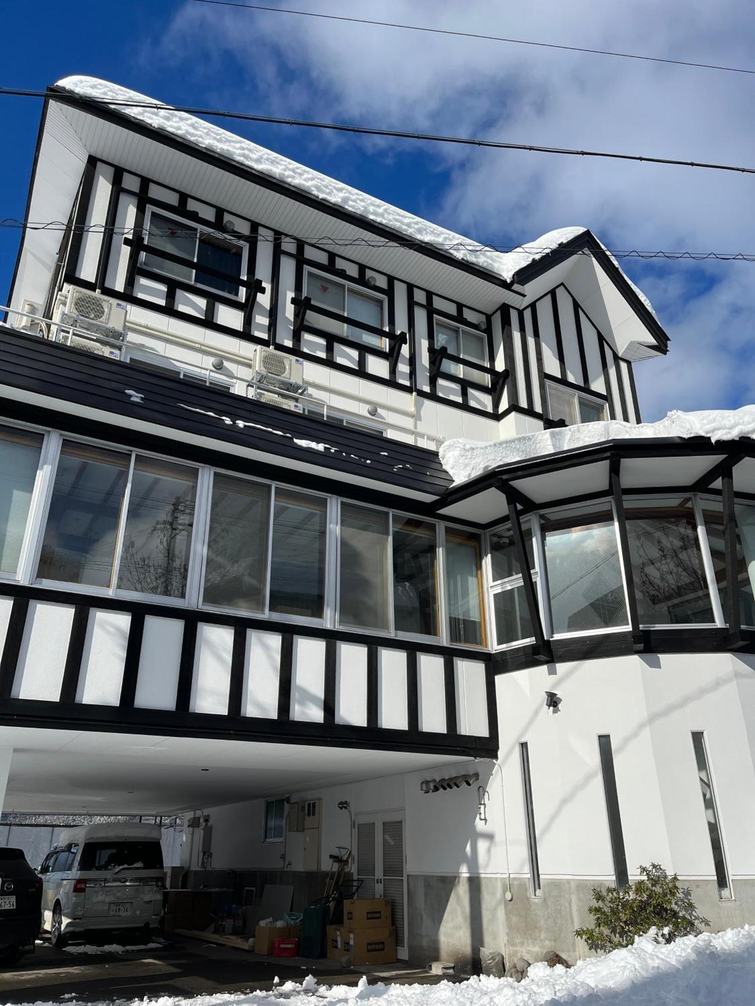 Отель Snow Palace Nozawa Экстерьер фото